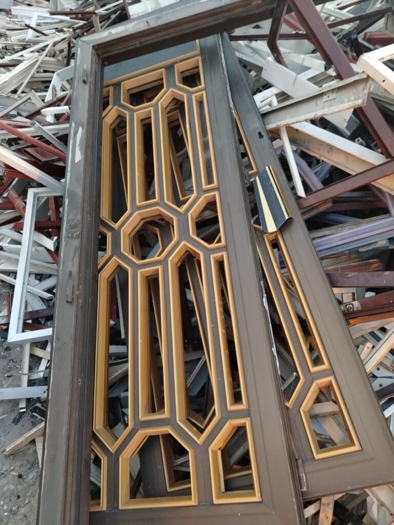 شراء أثاث مطاعم مستعمل بالدمام