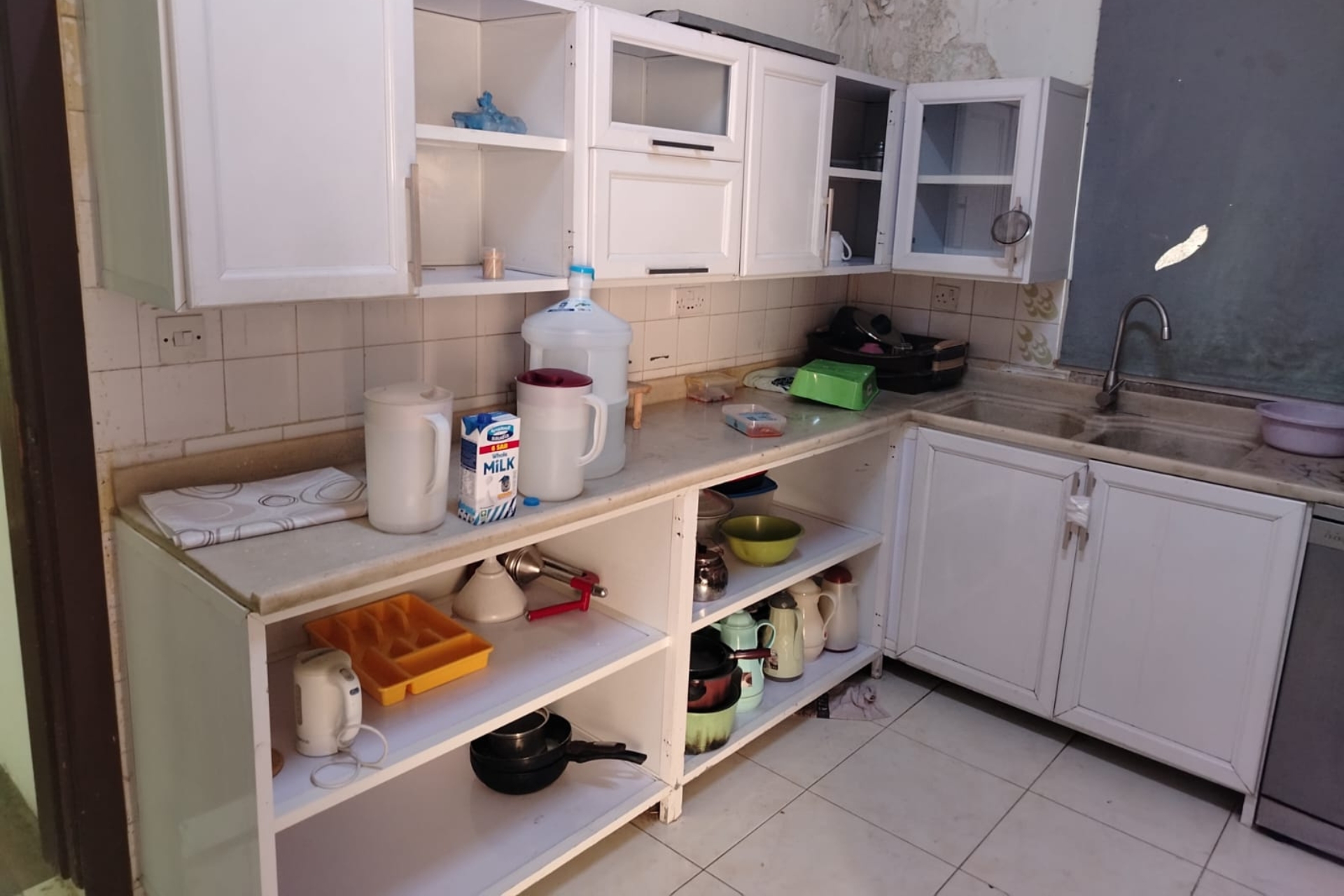 شراء أثاث المطاعم المستعمل